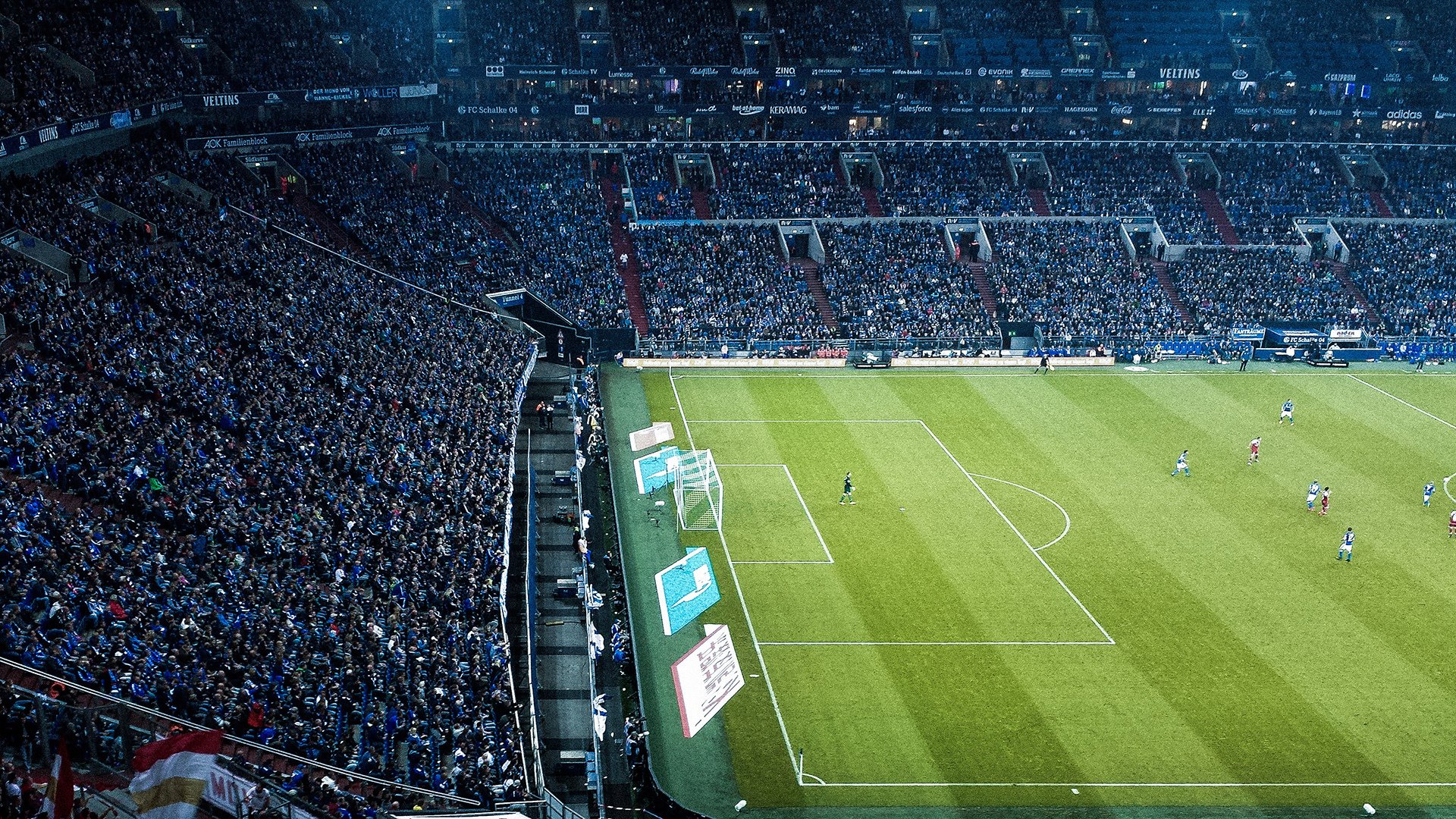 “校园足球竞技水平不断提升，青少年展现青春风采”，青少年校园足球联赛口号